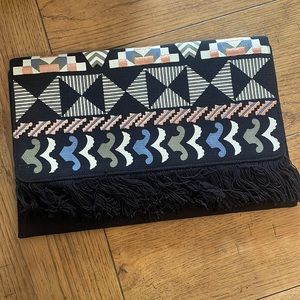Stella & Dot Taj Clutch